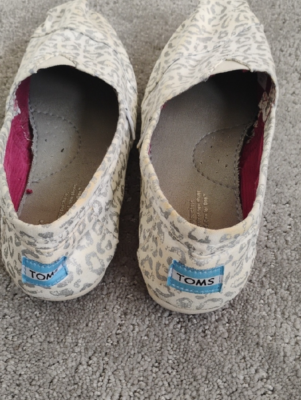 Toms  Women's 8.5.Leopard Print Slip-Ons in Cream with Pink Lining